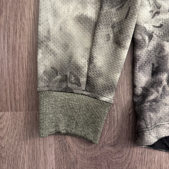 👝CLEAR OUT BNWOT Lululemon Textured Tech Hoodie Size S Diamond Dye Raw - Picture 7 of 10